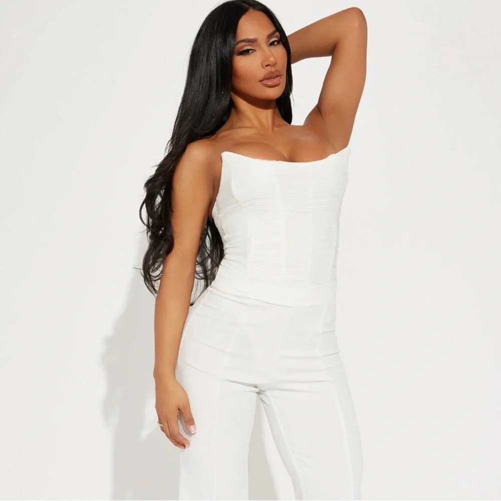 FashionNova White Corset Bodysuit Size M NWOT - Picture 3 of 9
